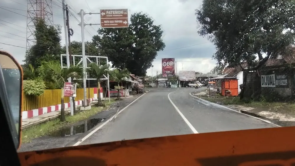 melewati pemandian patemon